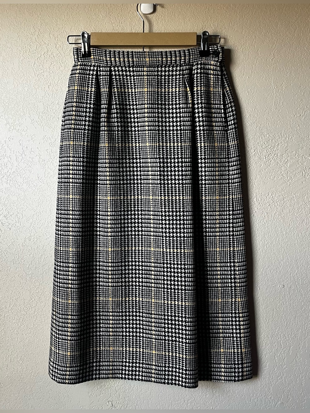 Vintage Pendleton Plaid / Houndstooth 100% Wool Mid Length Skirt